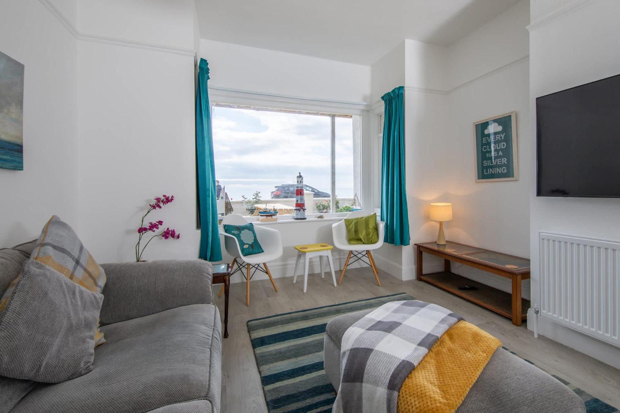 Absolute Beachfront With Decked Garden Oasis And Views Bognor Regis Exteriör bild