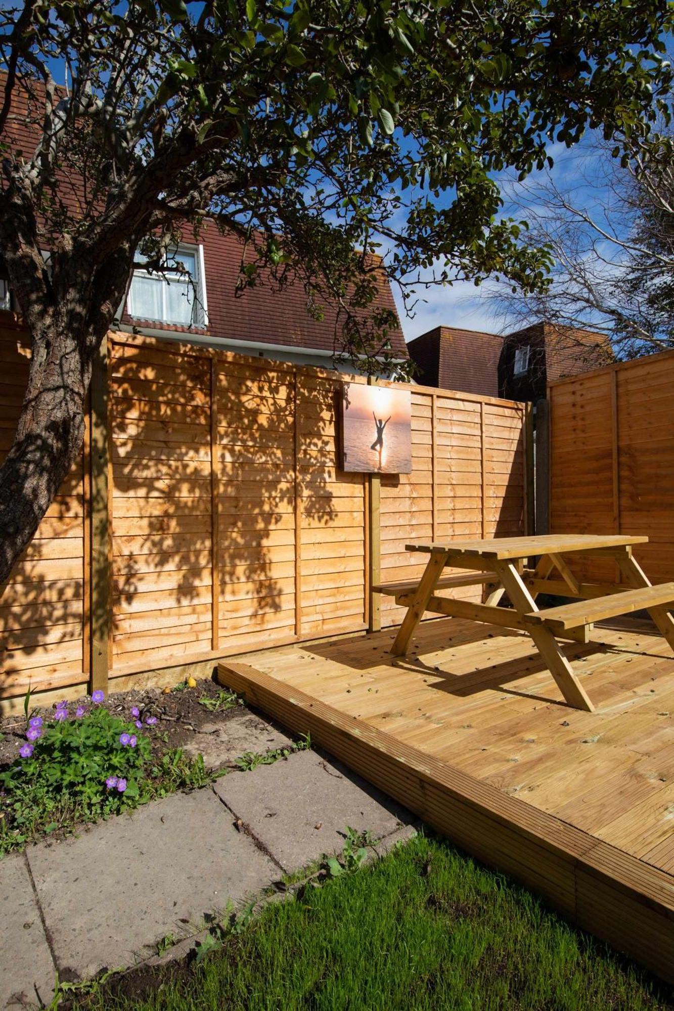 Absolute Beachfront With Decked Garden Oasis And Views Bognor Regis Exteriör bild