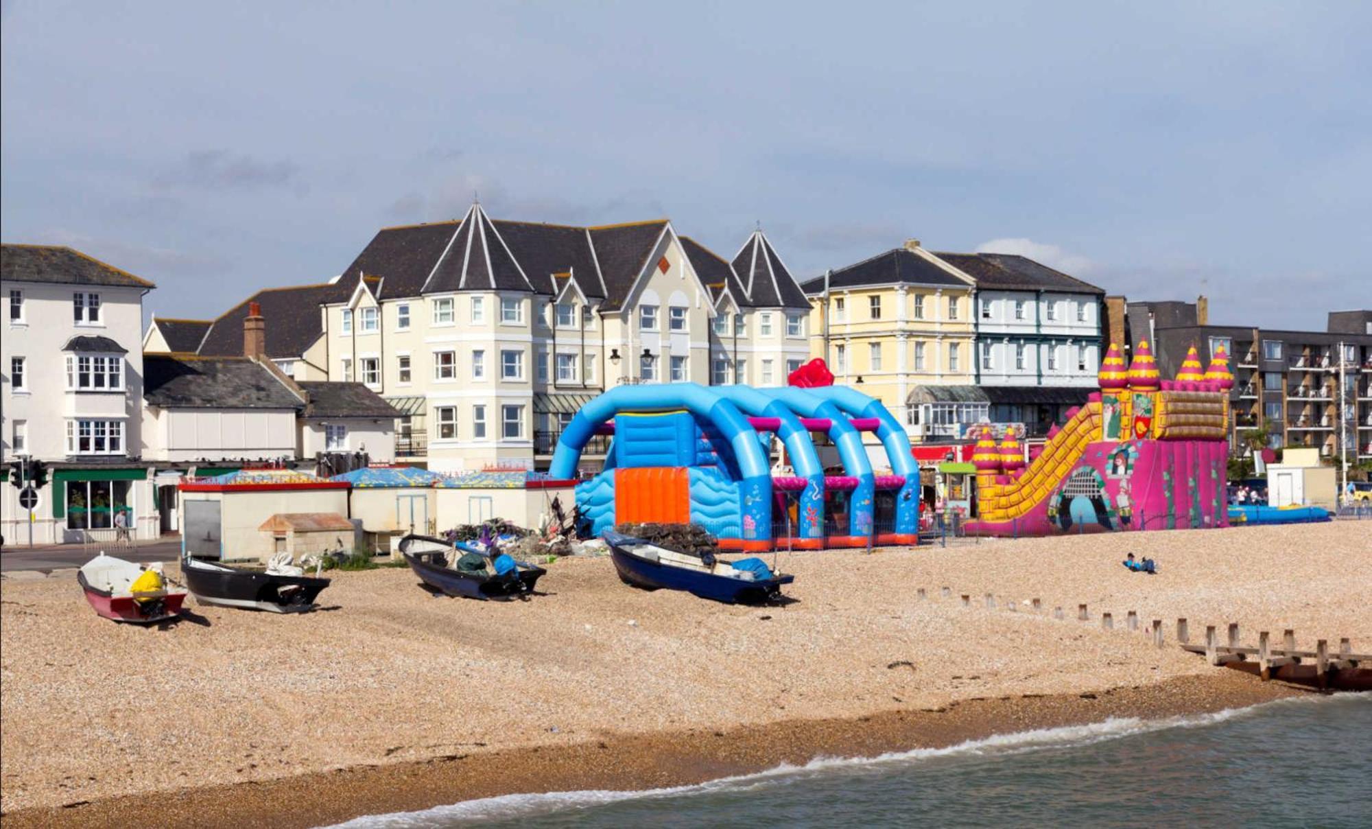 Absolute Beachfront With Decked Garden Oasis And Views Bognor Regis Exteriör bild