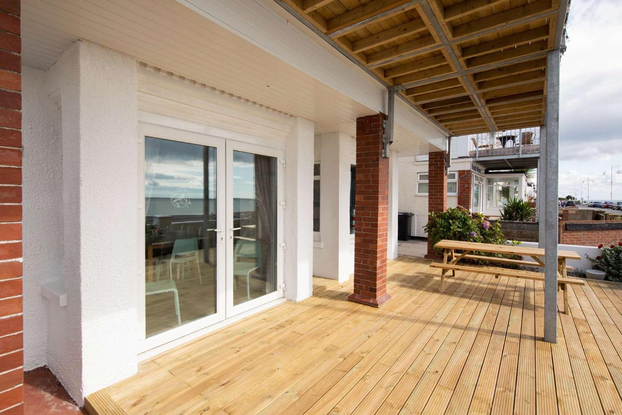 Absolute Beachfront With Decked Garden Oasis And Views Bognor Regis Exteriör bild